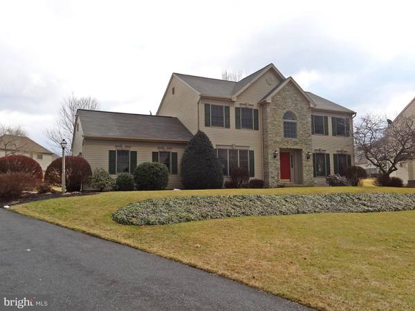 6 MARIE DR, Lititz, PA 17543