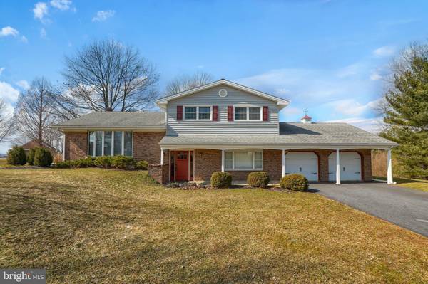 Lititz, PA 17543,563 HI VIEW DR