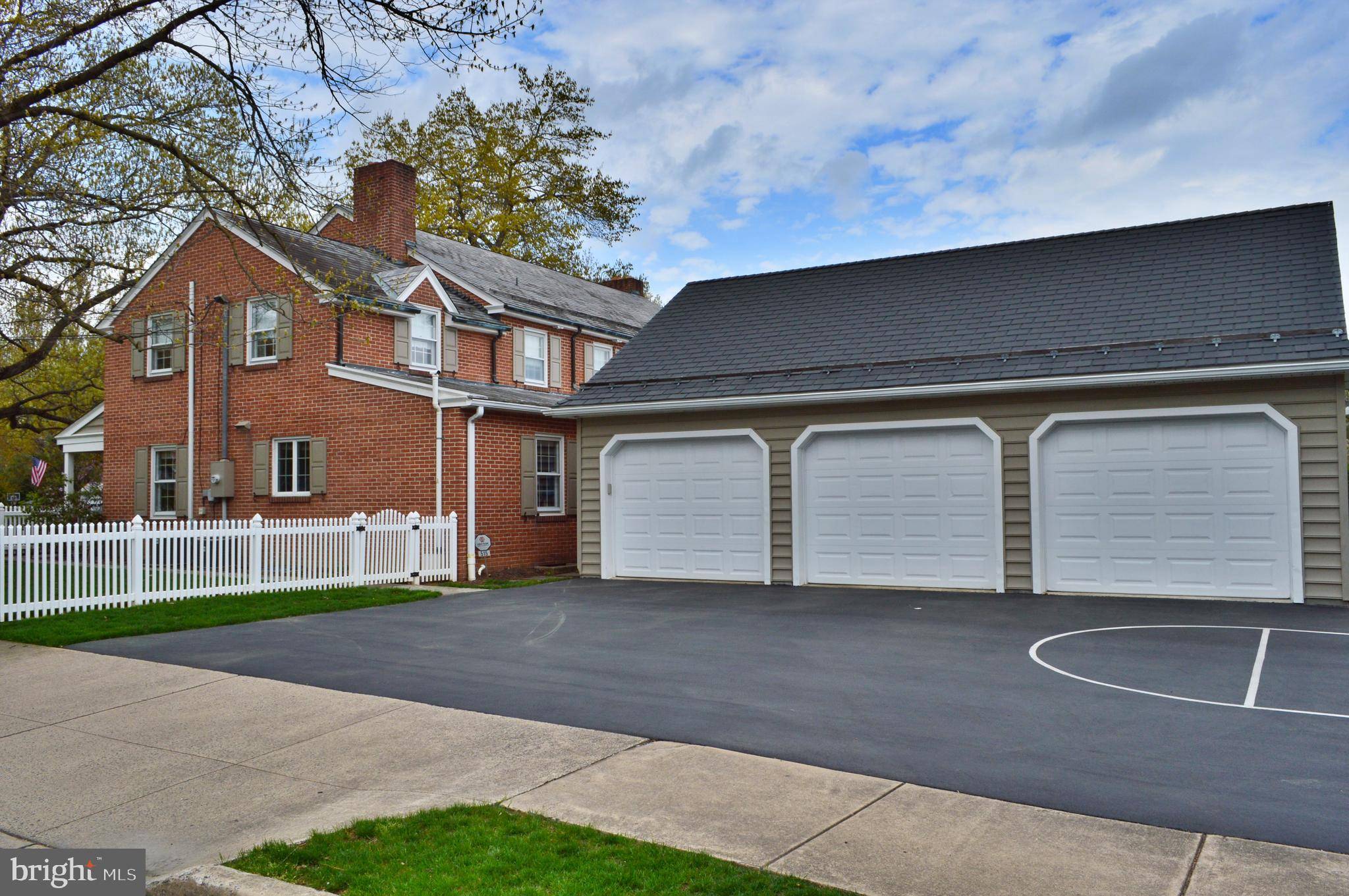 Lititz, PA 17543,515 S BROAD ST