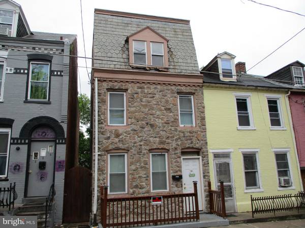 352 BEAVER ST, Lancaster, PA 17603