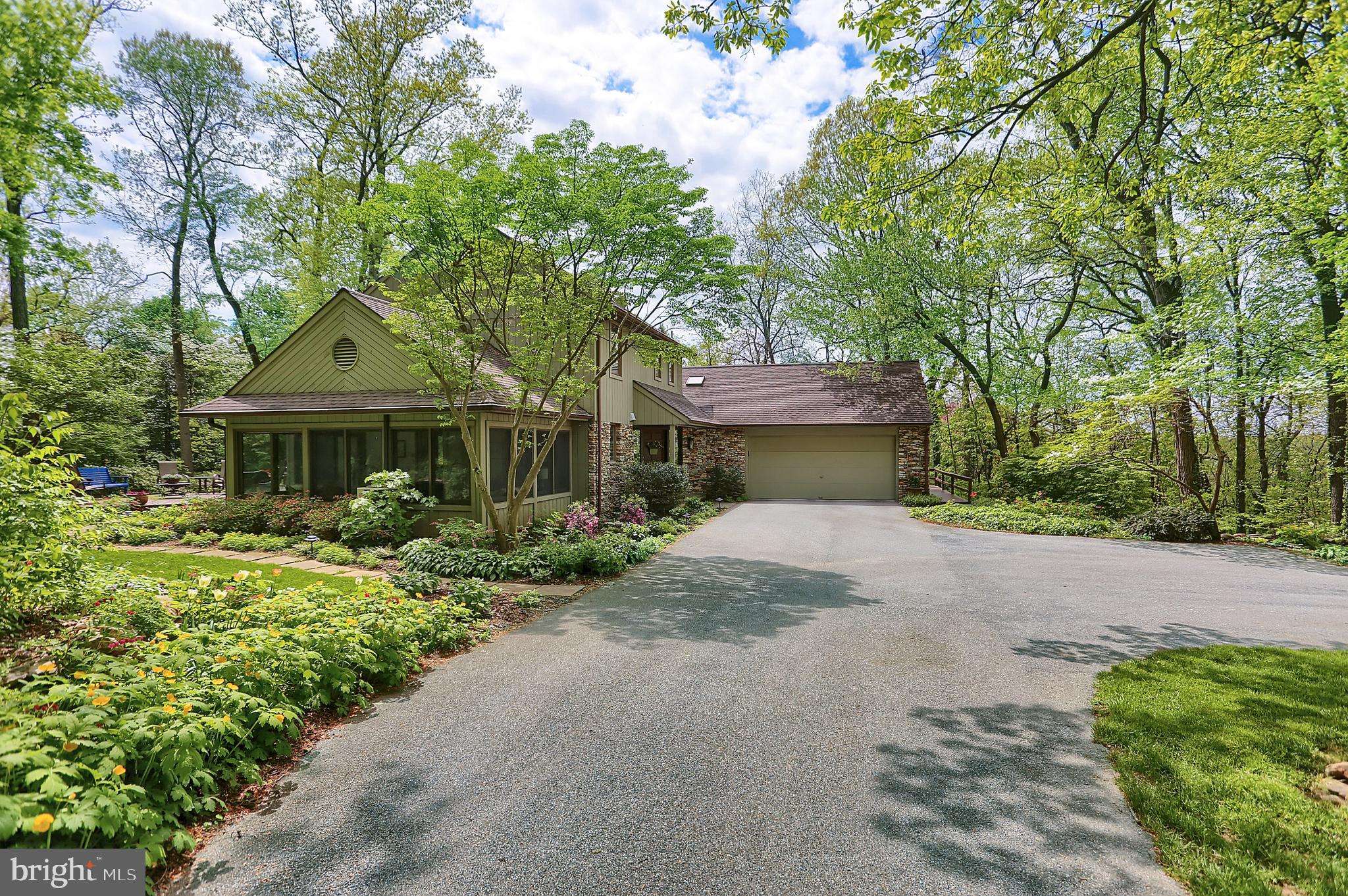 Lancaster, PA 17601,851 VALLEY RD