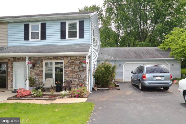 805 HILLTOP DR, Mount Joy, PA 17552