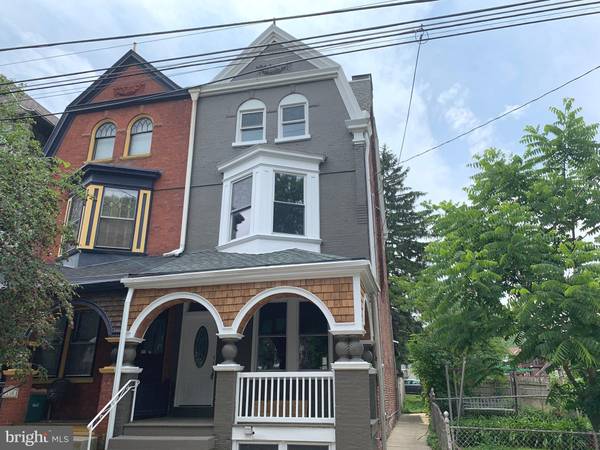 142 N PLUM ST, Lancaster, PA 17602