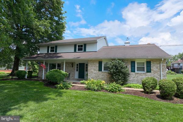 351 MEADOW VIEW DR, Mountville, PA 17554