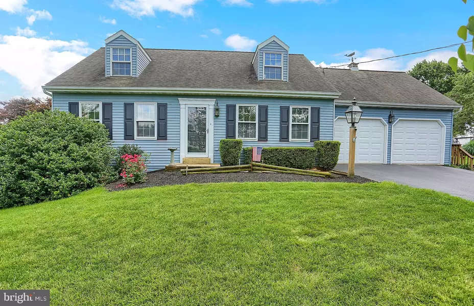 8123 ELIZABETHTOWN RD, Elizabethtown, PA 17022