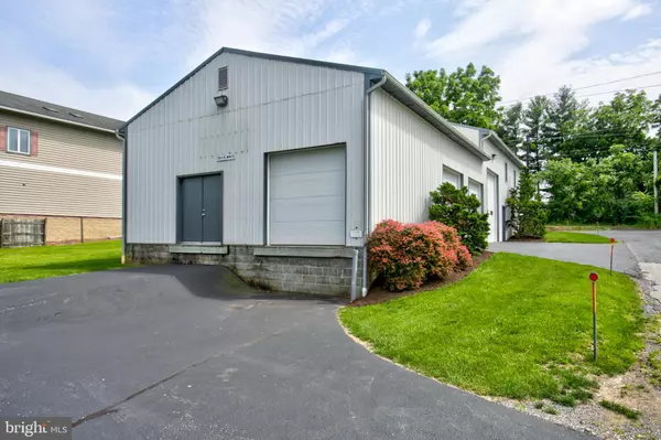 Mount Joy, PA 17552,230 W MAIN ST