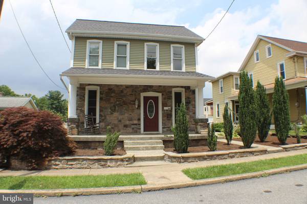 127 E COLLEGE AVE, Elizabethtown, PA 17022