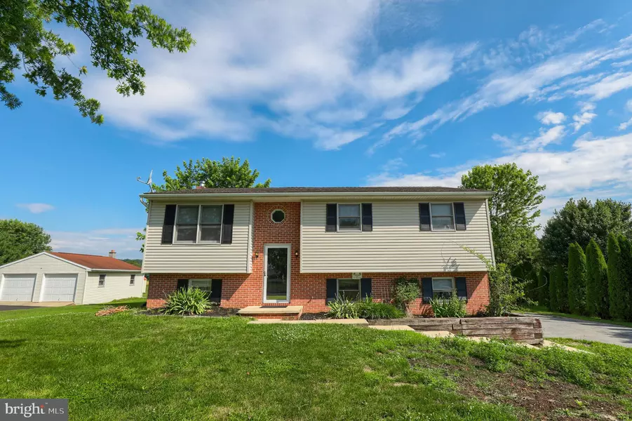 8148 ELIZABETHTOWN RD, Elizabethtown, PA 17022