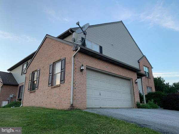 74 SPRING HILL LN, Mountville, PA 17554