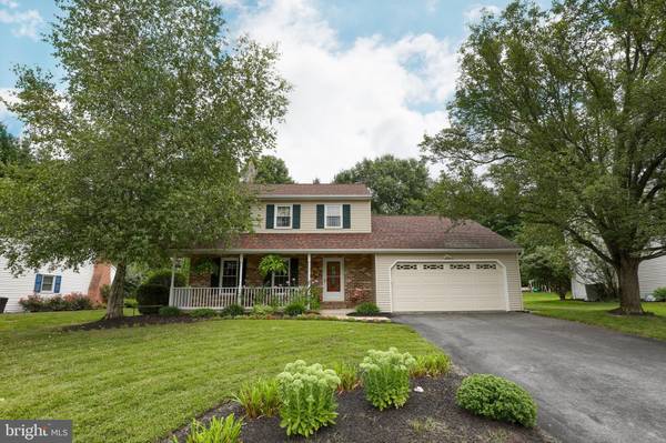 977 PINETREE WAY, Lancaster, PA 17601