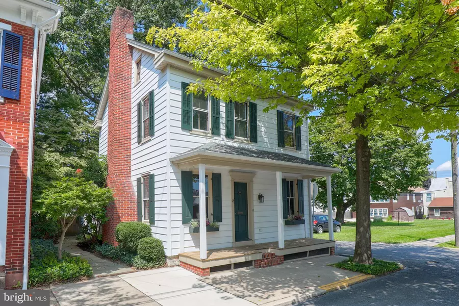 18 S LOCUST ST, Lititz, PA 17543