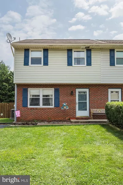 418 S PLUM ST, Mount Joy, PA 17552