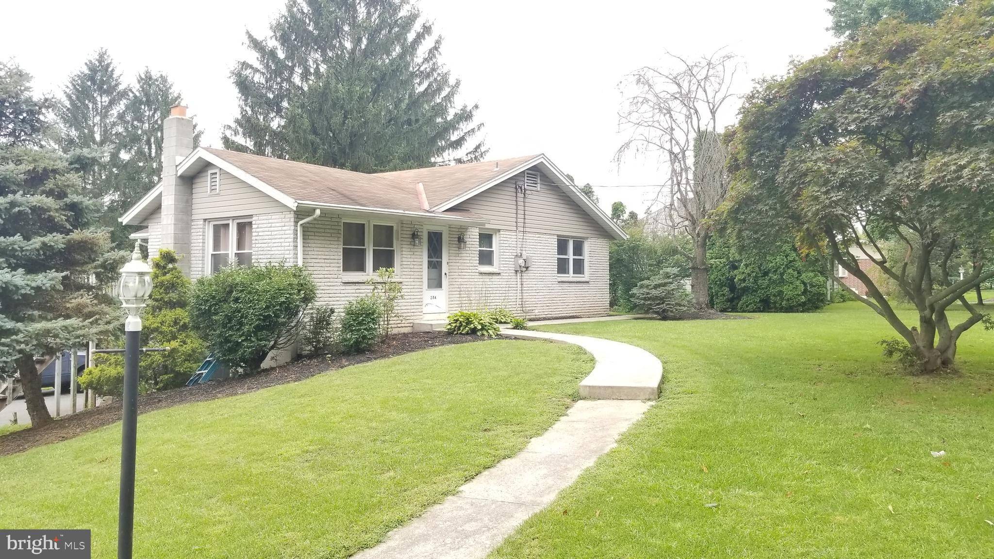 284 W SWARTZVILLE RD, Reinholds, PA 17569