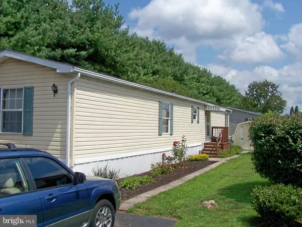 Lancaster, PA 17603,208 SADDLEFORD CT N