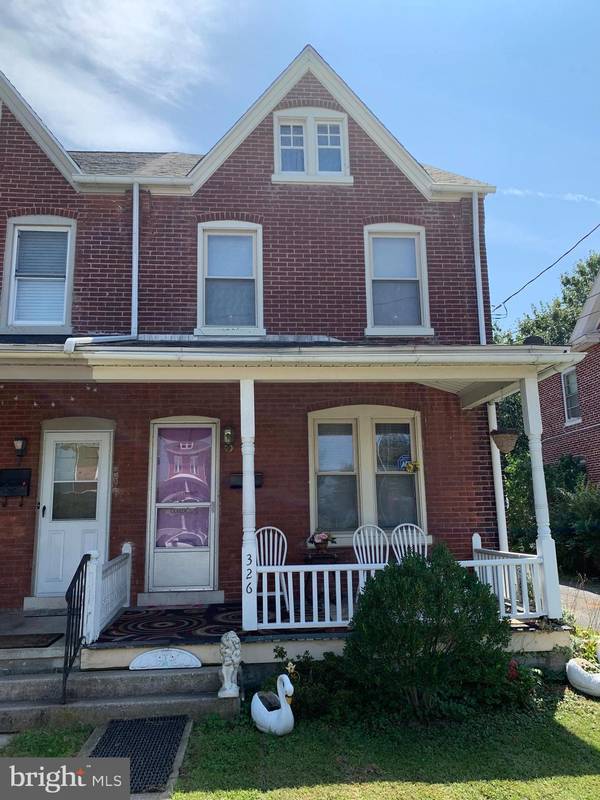 326 E JACKSON ST, New Holland, PA 17557