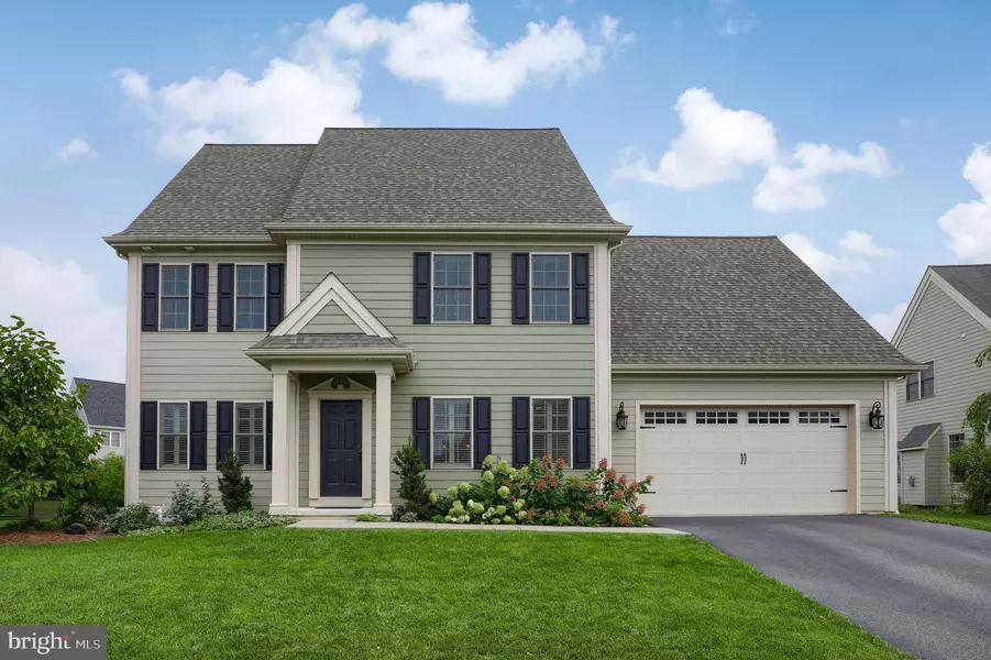 683 WARMINSTER LN, Lititz, PA 17543