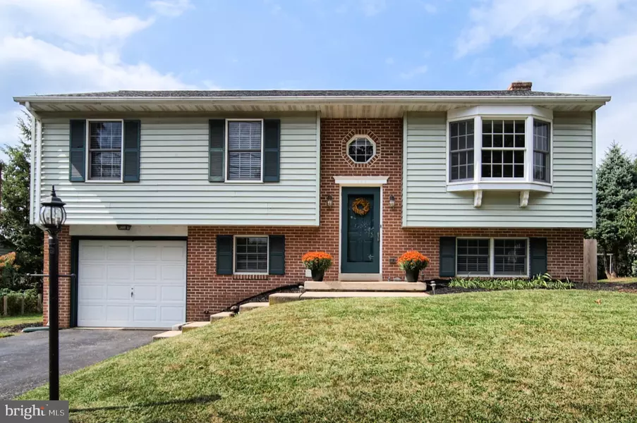 1633 HILLTOP APPROACH, Lancaster, PA 17601