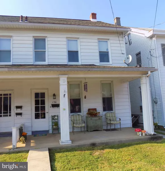 136 WASHINGTON AVE, Ephrata, PA 17522