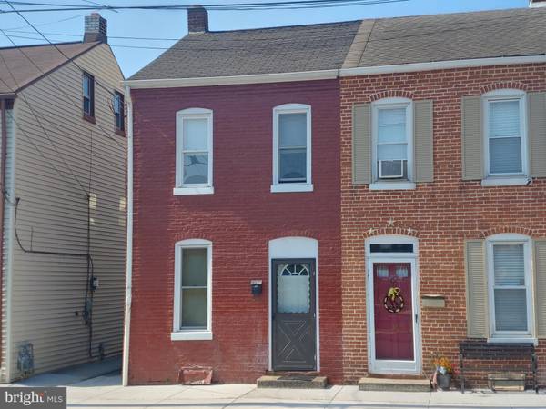 38 S 8TH ST, Columbia, PA 17512