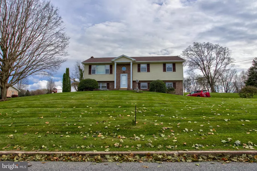 1439 DRAGER RD, Columbia, PA 17512