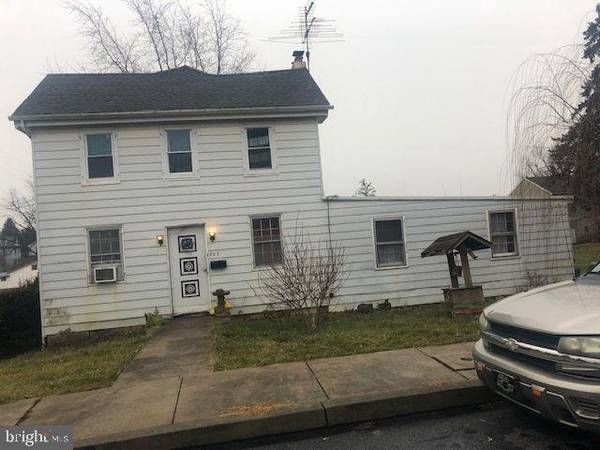 702 CHURCH ST, Mount Joy, PA 17552