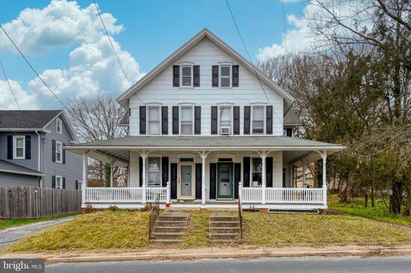 17 & 19 W COTTAGE AVE, Millersville, PA 17551