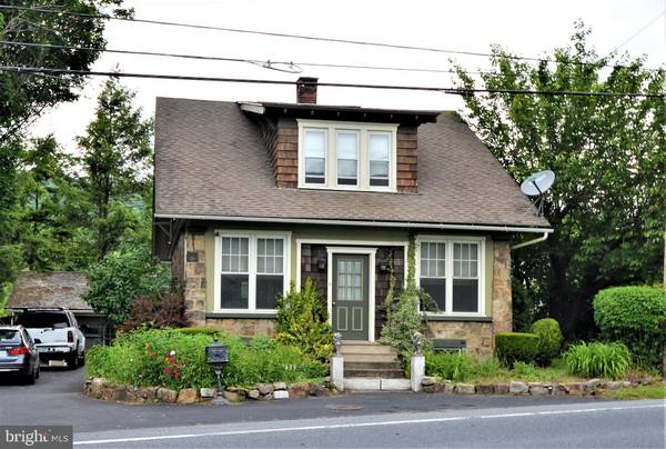 1439 E EMMAUS AVE, Allentown, PA 18103