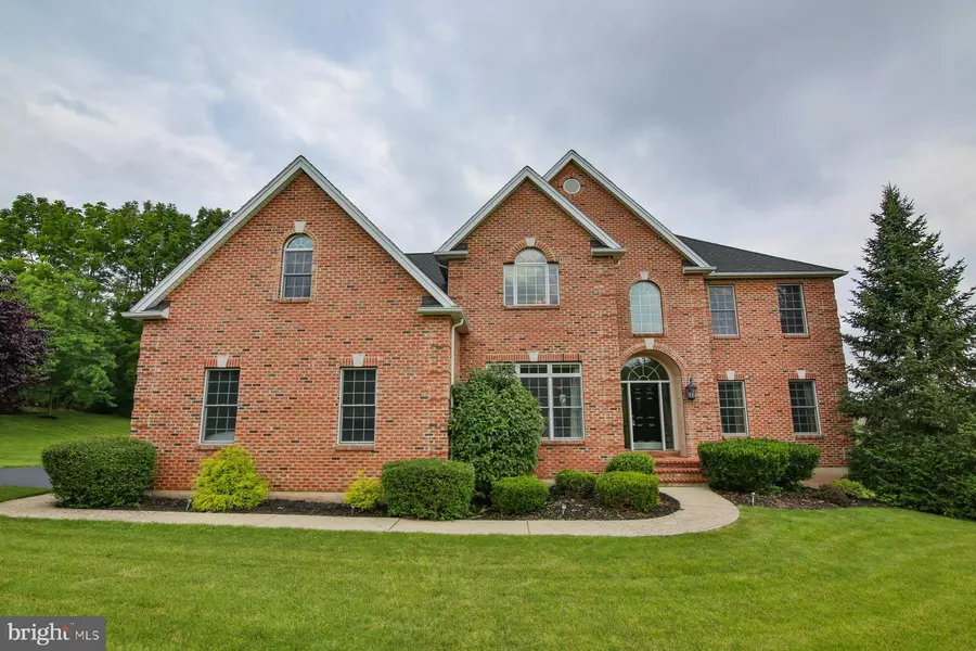 2954 KRISTIN CT, Center Valley, PA 18034