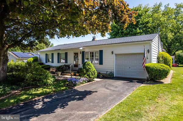 5143 W SAUCON AVE, Center Valley, PA 18034