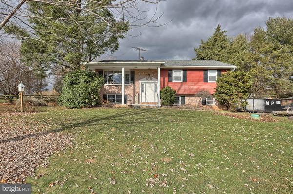 9 PERRI AVE, Myerstown, PA 17067