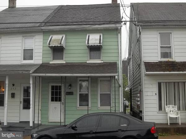 230 E WEIDMAN ST, Lebanon, PA 17046