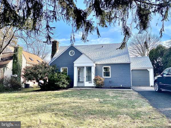 210 N WARMINSTER RD, Hatboro, PA 19040