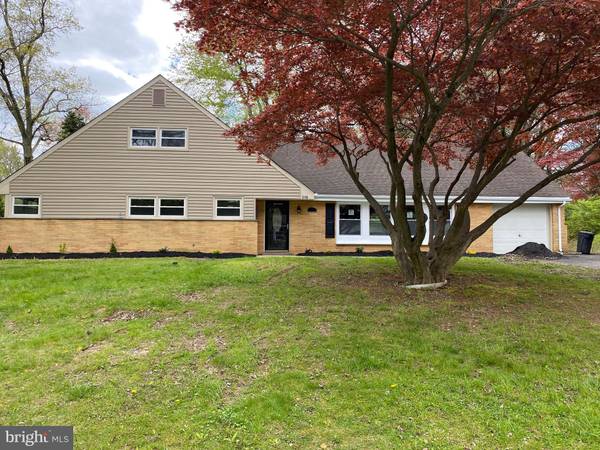 316 CURTIS DR, Wyncote, PA 19095