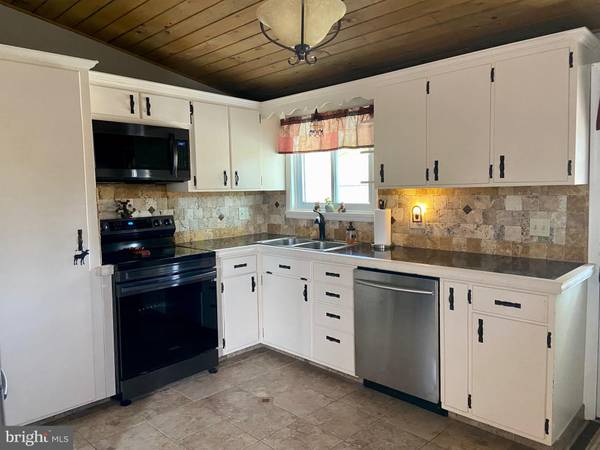 Pottstown, PA 19464,2403 N CHARLOTTE ST