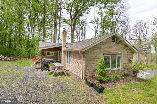 Schwenksville, PA 19473,102 YERGER RD