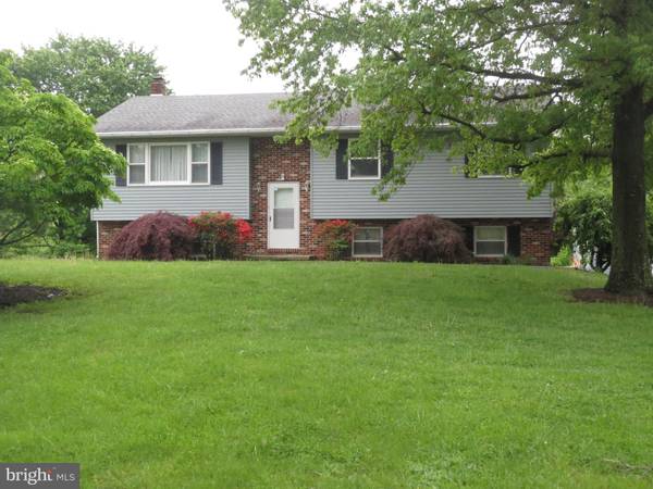 3772 LAYFIELD RD, Pennsburg, PA 18073