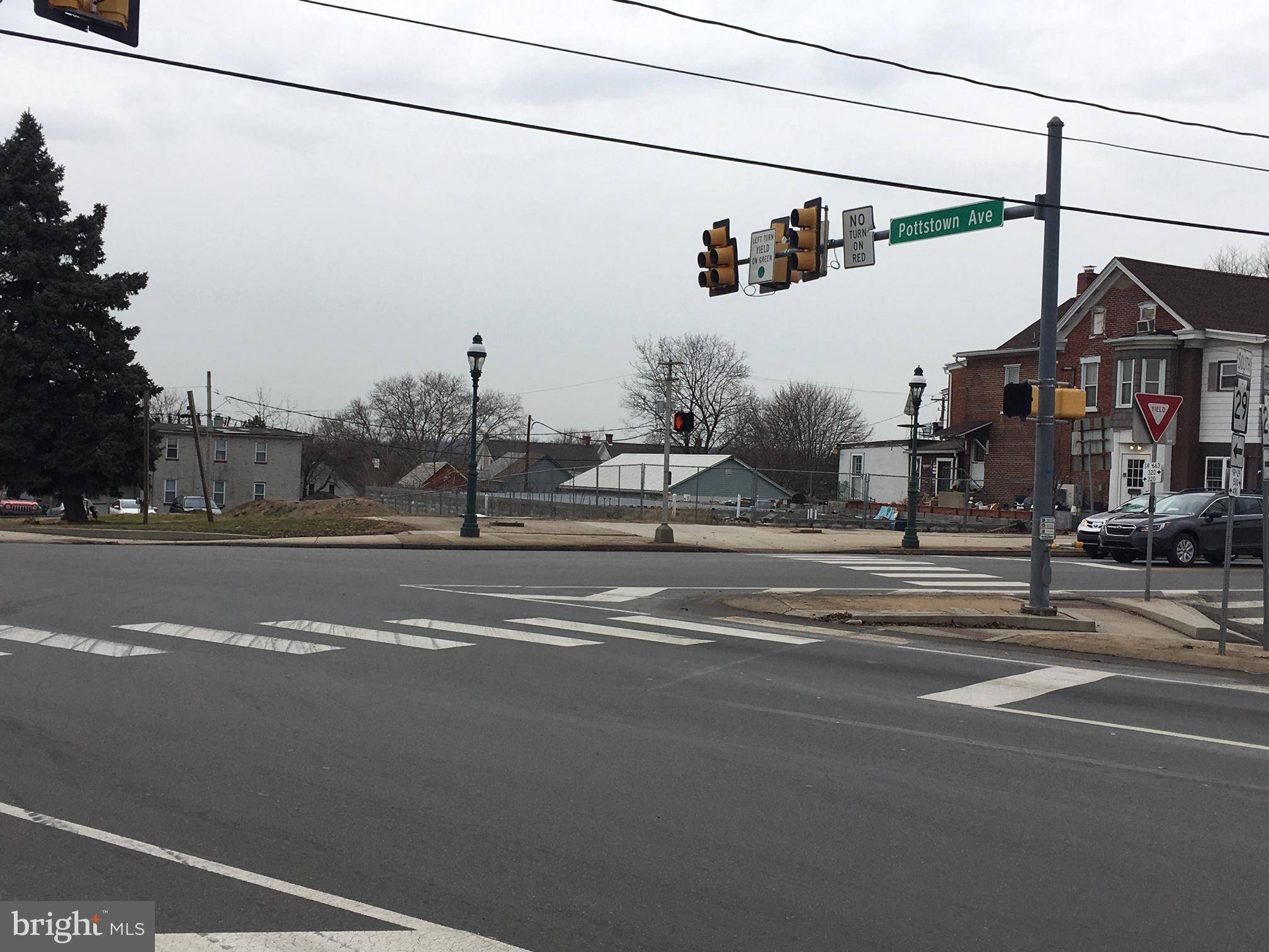 Pennsburg, PA 18073,369-371 MAIN ST