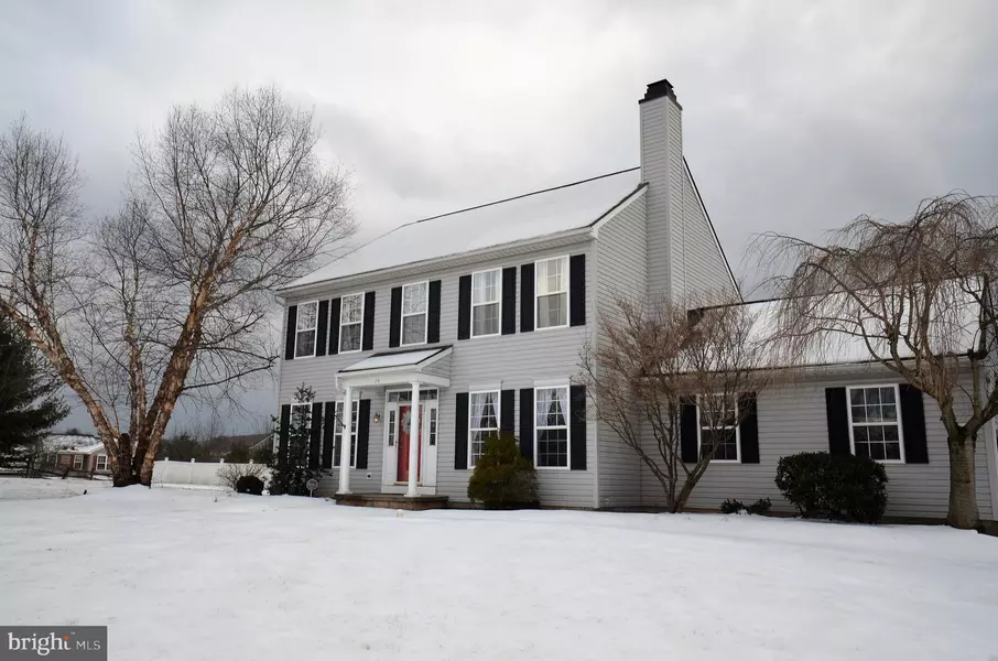 24 WINDY KNOLL DR, Royersford, PA 19468