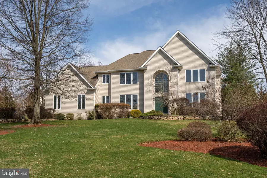 910 WOODED POND RD, Ambler, PA 19002