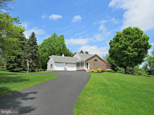 3353 E BUCK RD, Pennsburg, PA 18073