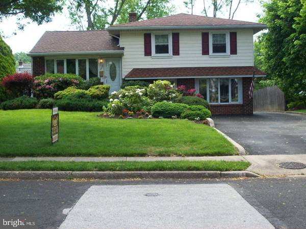 208 WILLARD RD, Hatboro, PA 19040