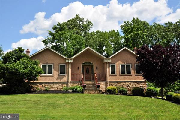 3259 MANOR RD, Huntingdon Valley, PA 19006