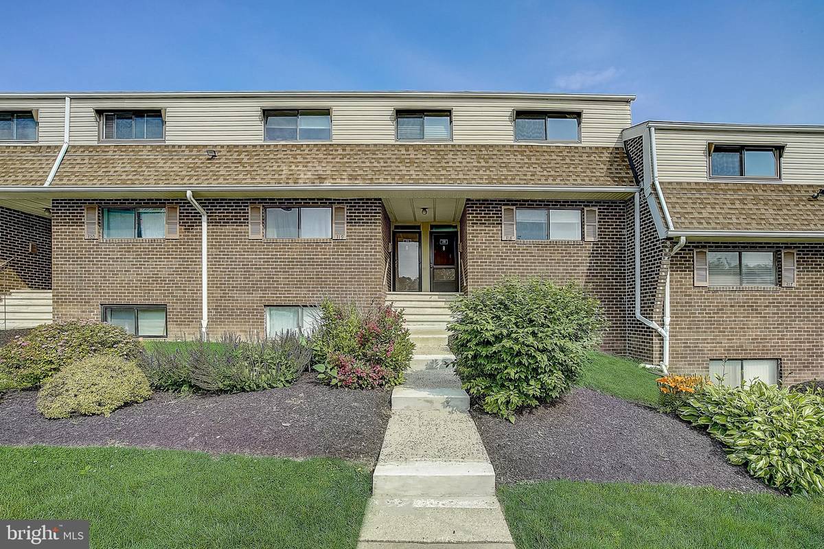 Norristown, PA 19403,318 STONY WAY