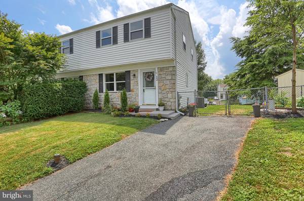 12 EVERGREEN RD, Pottstown, PA 19464