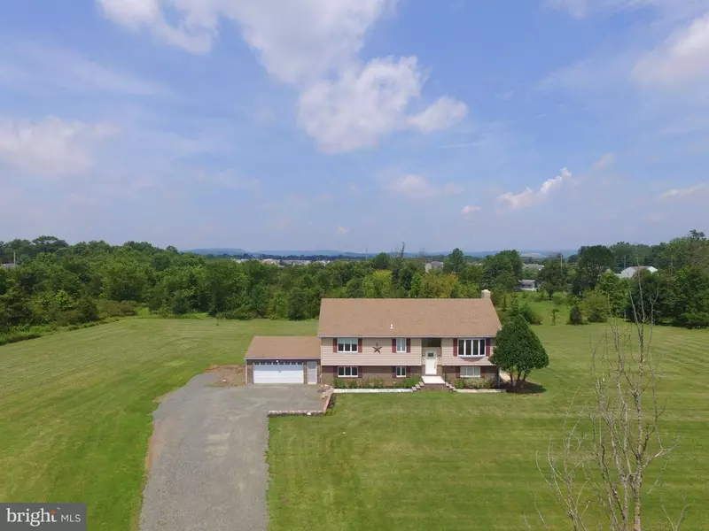 3033 MIDDLE CREEK RD, Gilbertsville, PA 19525