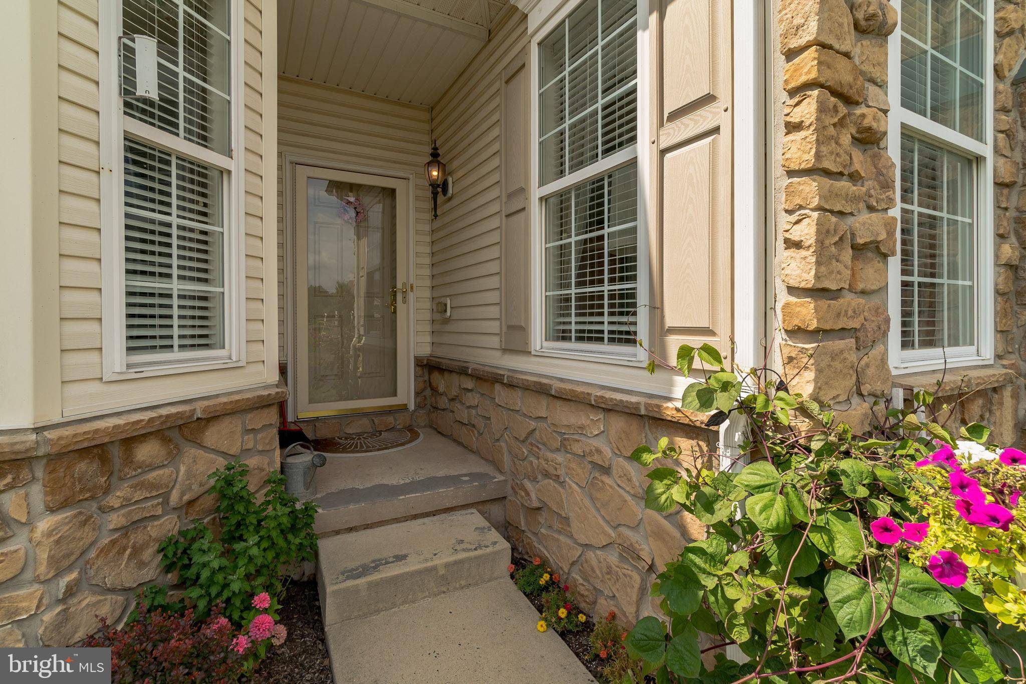 Pennsburg, PA 18073,1012 BURGUNDY CIR
