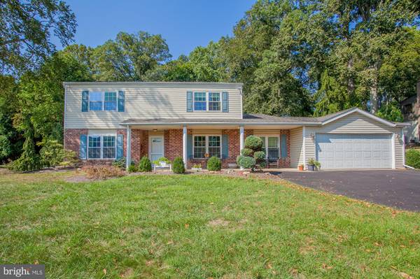 2 PEAR TREE LN, Lafayette Hill, PA 19444