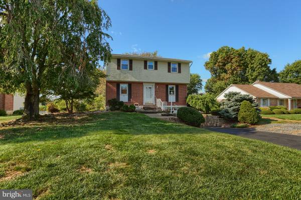 1007 LAKEVIEW TER, Pennsburg, PA 18073