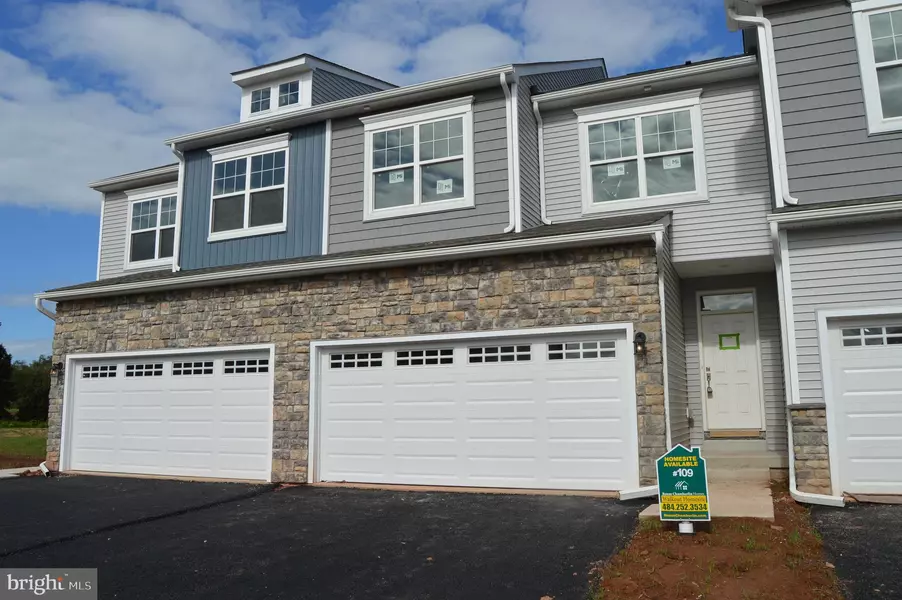 308 RIDGEWOOD DR, Royersford, PA 19468