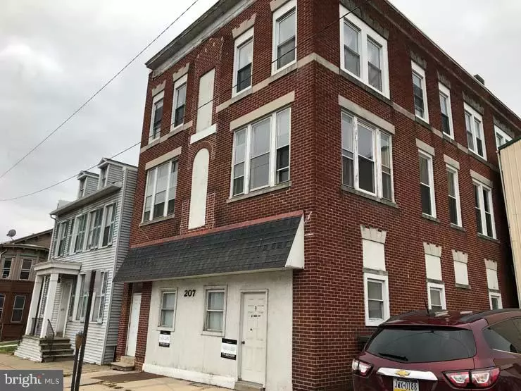 207 MARKET ST W, Lewistown, PA 17044